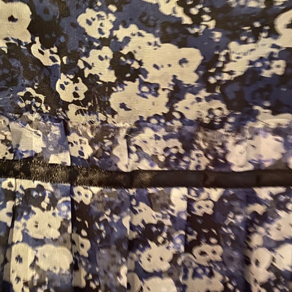 Lost Dress - Picture 5 of 5